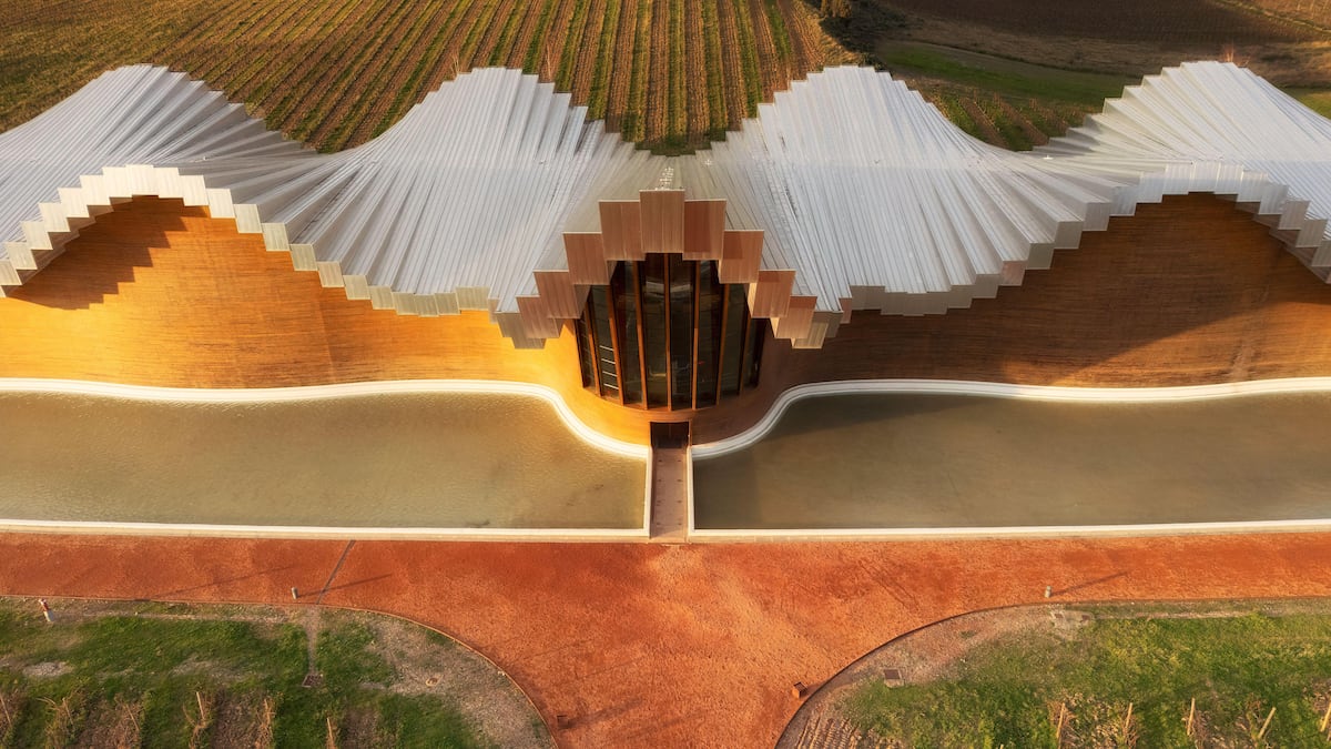 Arquitectura inesperada en la España rural: bodegas, hoteles y centros culturales que merecen una visita | Lonely | El Viajero | EL PAÍS
