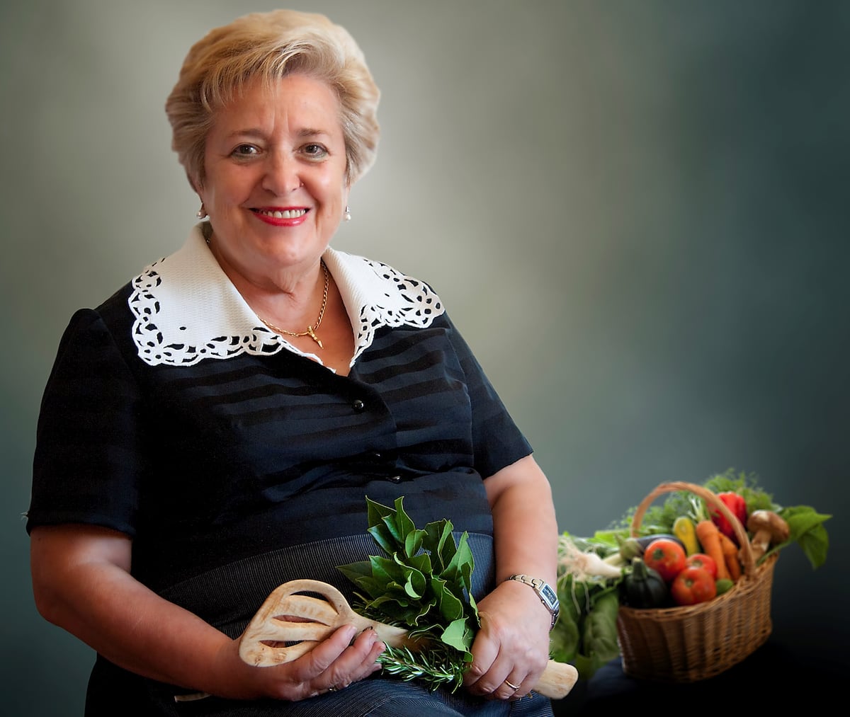 Angelita Alfaro y sus 900 recetas: toda la sabiduría de una vida en la cocina reunida en un libro | El Comidista | Gastronomía | EL PAÍS