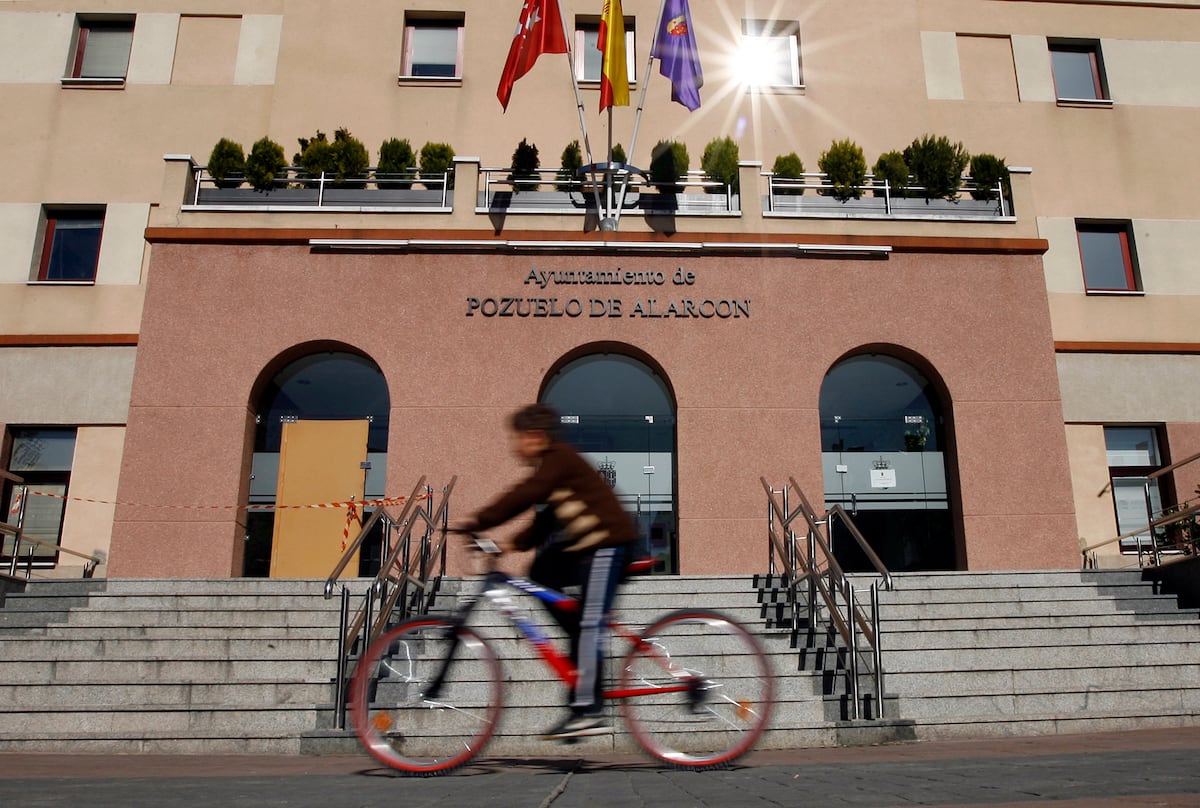 El Ayuntamiento de Pozuelo impide al PSOE ofrecer asesoramiento a inmigrantes en dependencias municipales | Noticias de Madrid | EL PAÍS
