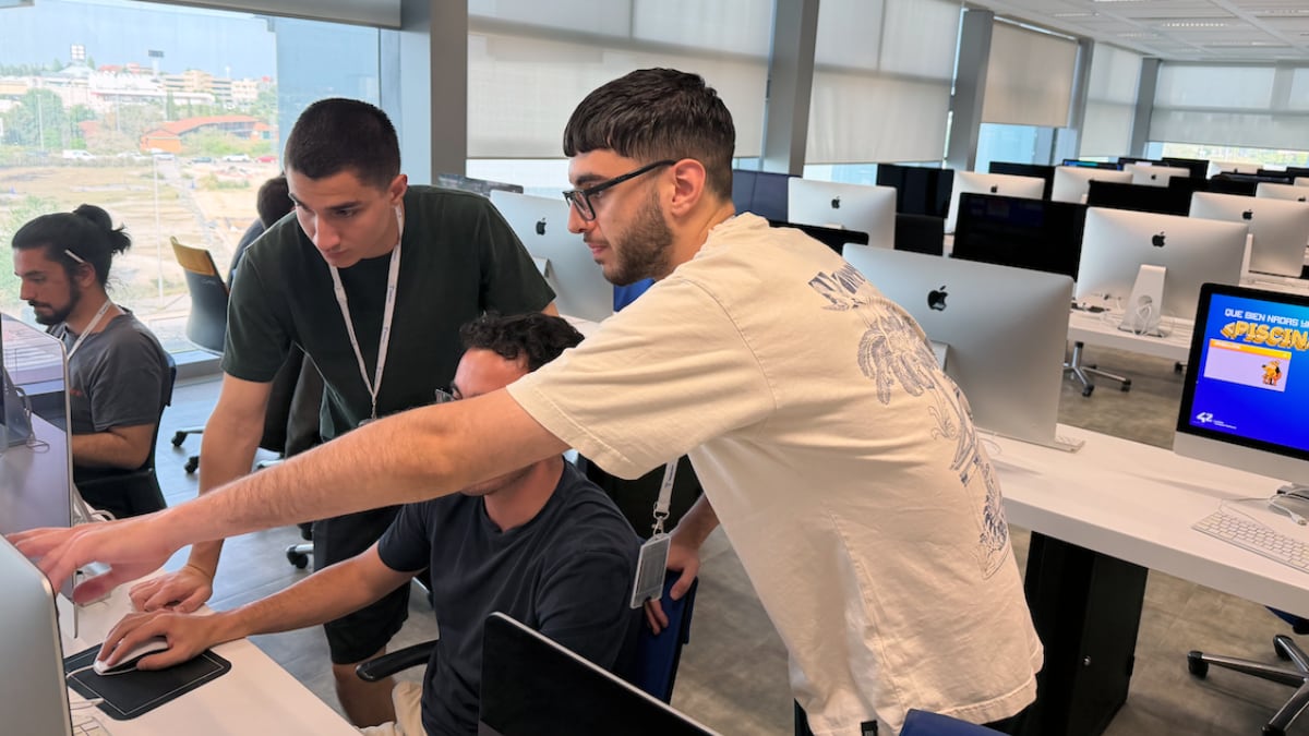 Aprender a programar sin que nadie te guíe: así es el innovador modelo de Campus 42 | Formación | Economía | EL PAÍS